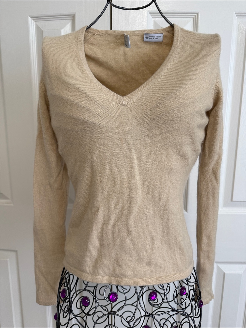 TSE Lightweight Camel Cashmere V- neck sweater. XS